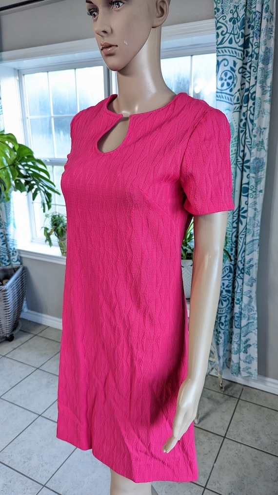 Hot Pink Fuchsia Keyhole Vintage Shift Dress 1960s