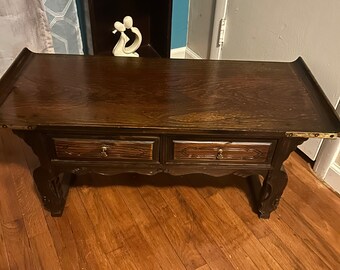 Mesa decorativa o de centro vintage de madera