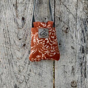 Beardie Sling- Rusty Bloom