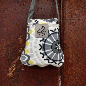 Beardie Sling- Retro Paisley