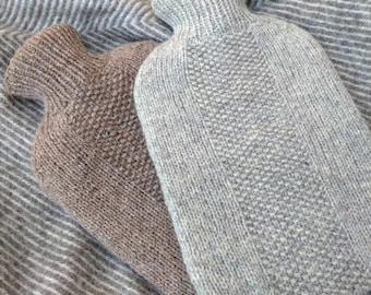 Warmwaterkruik met wollen hoes van natuurlijke merinoschapenwol, handgemaakt in Duitsland, duurzaam cadeau-idee voor dames en heren