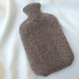 Wärmflasche mit Wollbezug aus natürlicher Schafswolle Merino, handgemacht in Deutschland, nachhaltige Geschenkidee für Frau und Mann