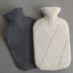 Hot water bottle with wool cover, knitted with Merino sheep's wool for cozy warmth, handmade in Germany (Design 3)