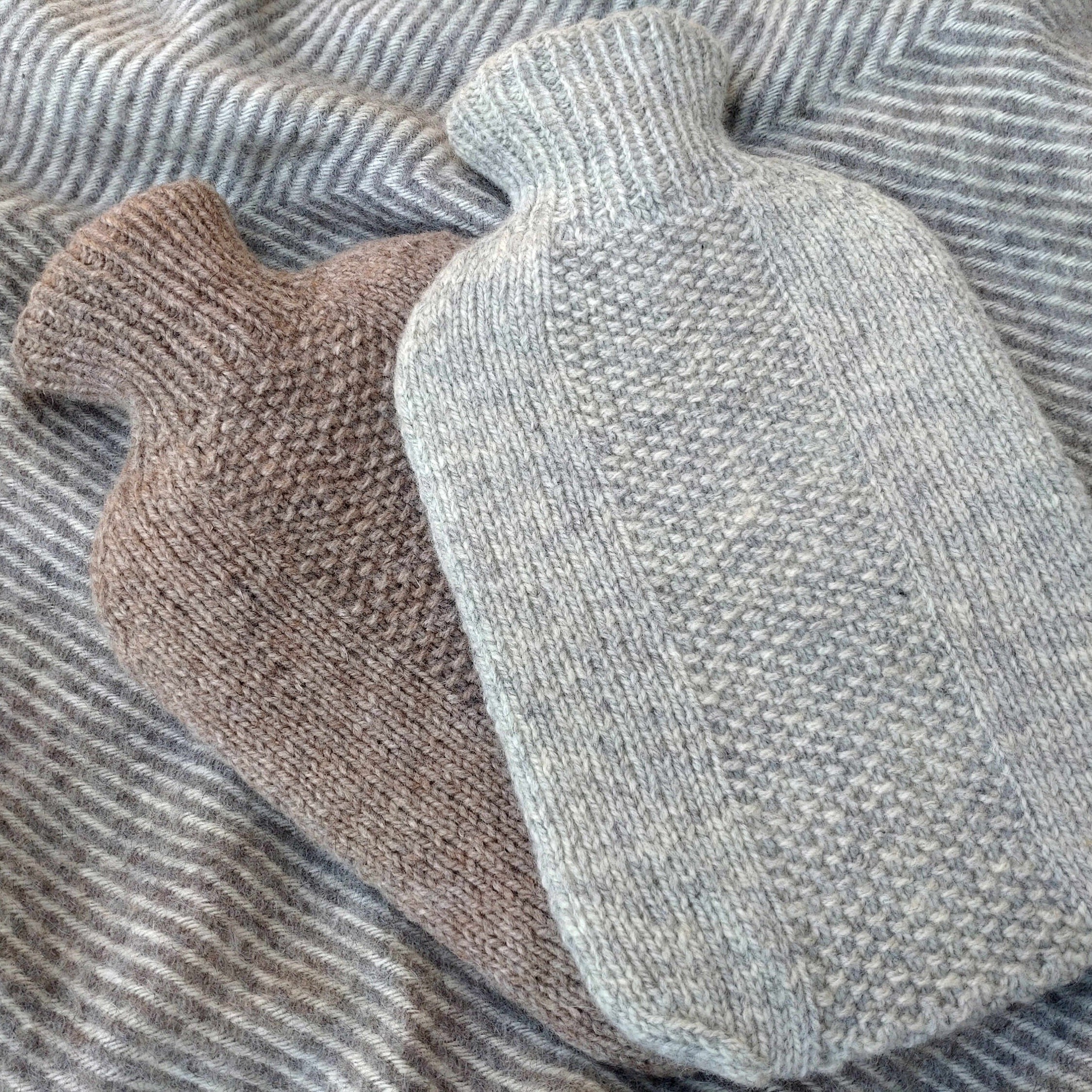 Hot water bottle cover virgin wool, Natural white/light gray