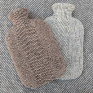 Wärmflasche mit Wollbezug aus natürlicher Schafswolle Merino, handgemacht in Deutschland, nachhaltige Geschenkidee für Frau und Mann