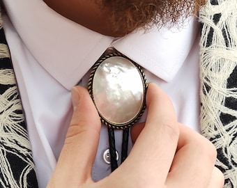Custom Pearl Bolo Tie with Mother Of Pearl Gemstone- Classy Wedding Tie - Men&#39;s Bolo Tie  Gold or Silver White Stone Bolo Tie -Black Leather
