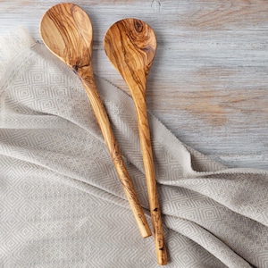 Engraved Spoons Round – Set of 2 Olive Wood Spoons, Personalized Spoons for Custom Kitchen Gift, Gift for Her Cooking Gift for Grandma