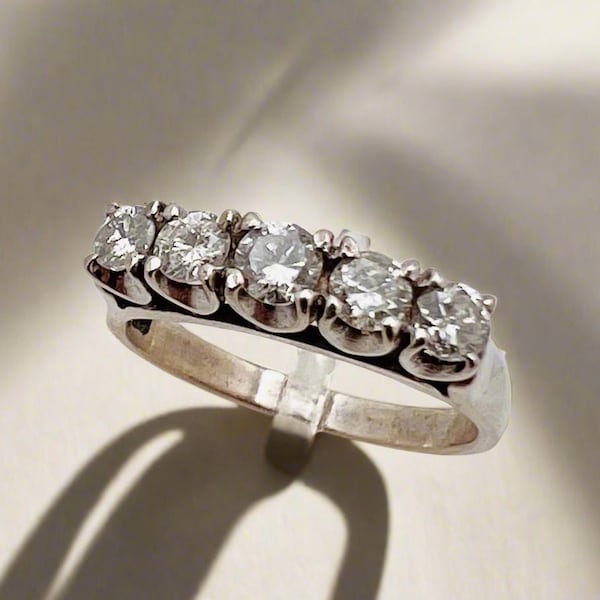 vintage Estate or blanc 14 carats ronds, 52 points de diamants sertis sur une rangée, bague anniversaire/dîner/promesse
