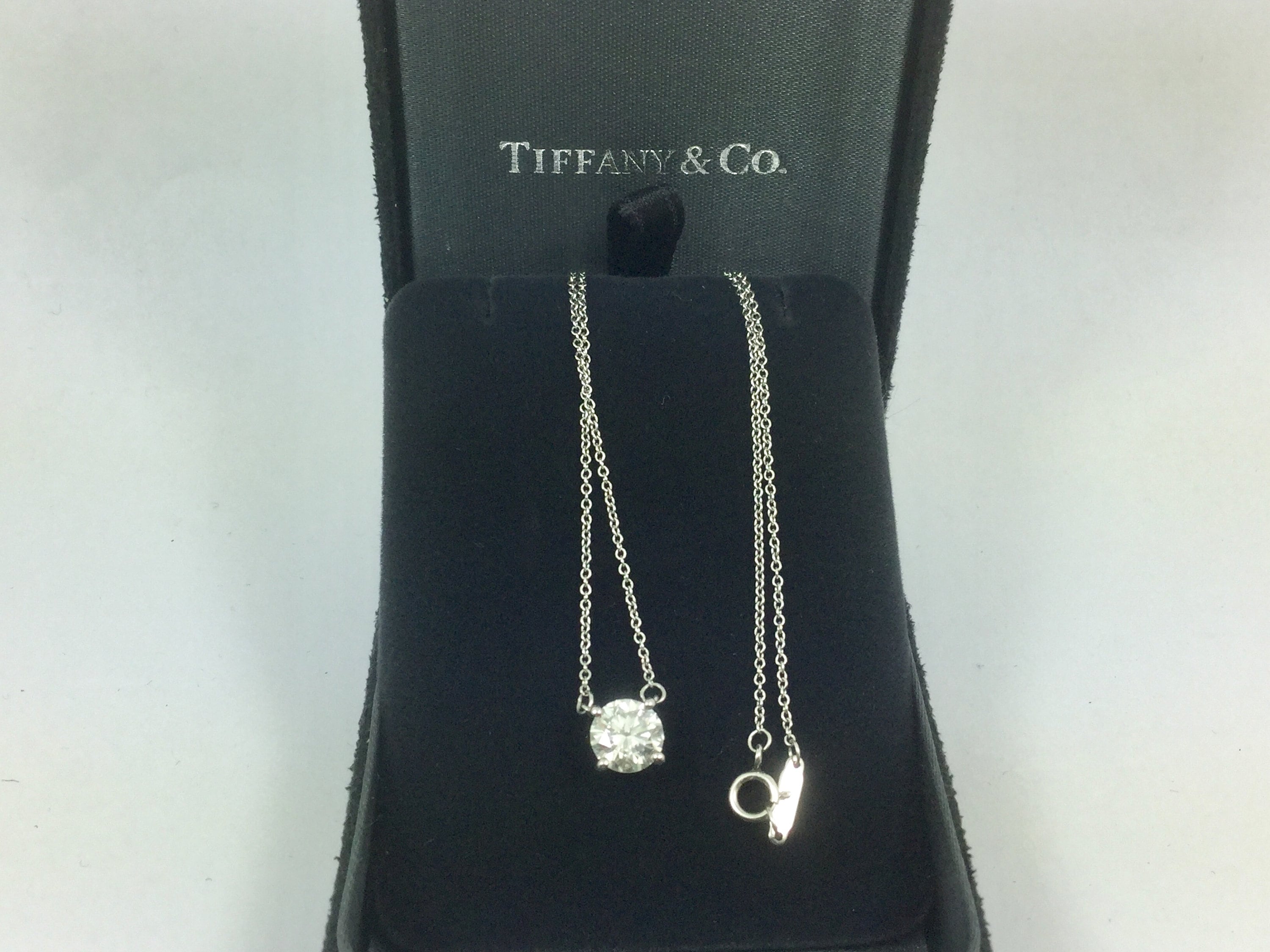 Tiffany and Co. Platinum Diamond Solitaire Pendant 2.01 Carat F/VS1 GIA  Certified For Sale at 1stDibs