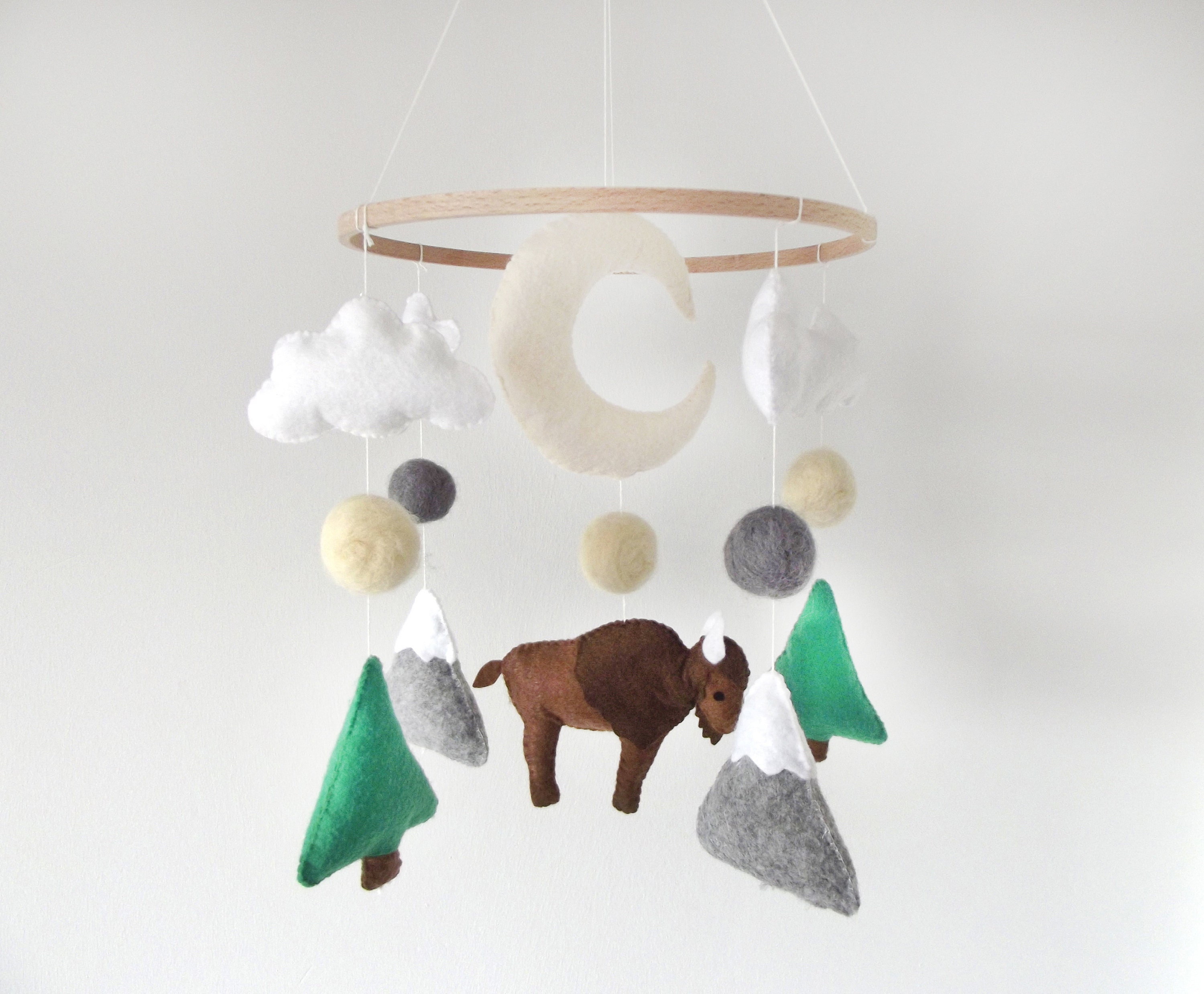 Mobile bisonte, mobile bufalo, mobile Wisent, mobili per bambini, mobile bosco, mobile feltro, mobile montagne, braccio culla in legno, mobile braccio