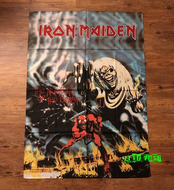 IRON MAIDEN Affiche en tissu tapisserie drapeau le nombre de la bete vintage 1982
