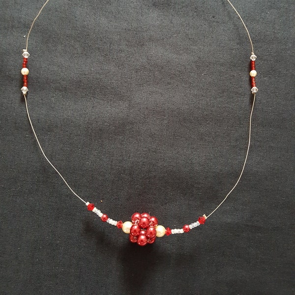 Collier ras de cou en perles rouge et blanches