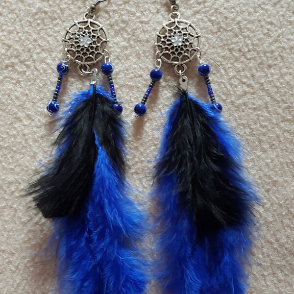 Boucles d'oreilles pendantes longues plumes bleues et noires