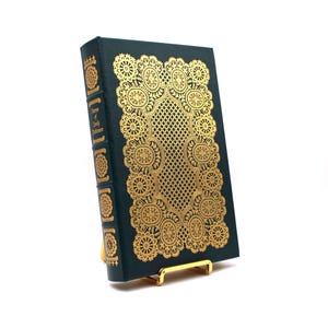 Poems of Emily Dickinson. Illustrated by Helen Sewell. Collector’s Edition. Easton Press. Norwalk, 2005.