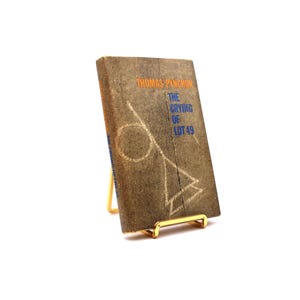 The Crying of Lot 49. By Thomas Pynchon. First Edition, First Printing. Lippincott. Philadelphia, 1966.