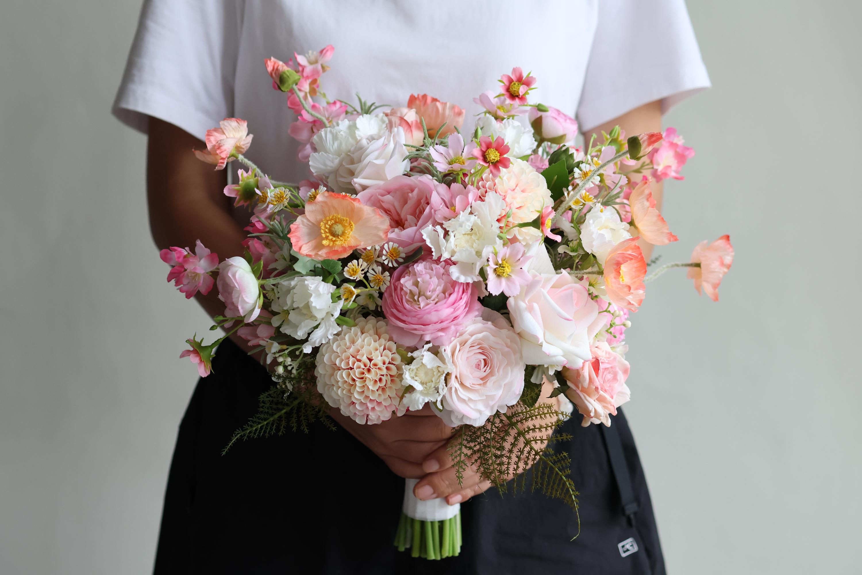 Bouquet Di Rose Artificiali In Seta Astound: Fiori Finti Realistici Per Decorazione Casa, Matrimoni E Feste (Lunghezza 32 Cm)