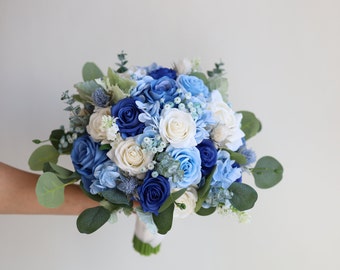 Royal Blue & Dusty Blue Fake Blumen Hochzeitsstrauß, echte Touch Rosen, Wildblumen, Blau Weiß Frühling Sommer Brautsträuße / Boutonnieres