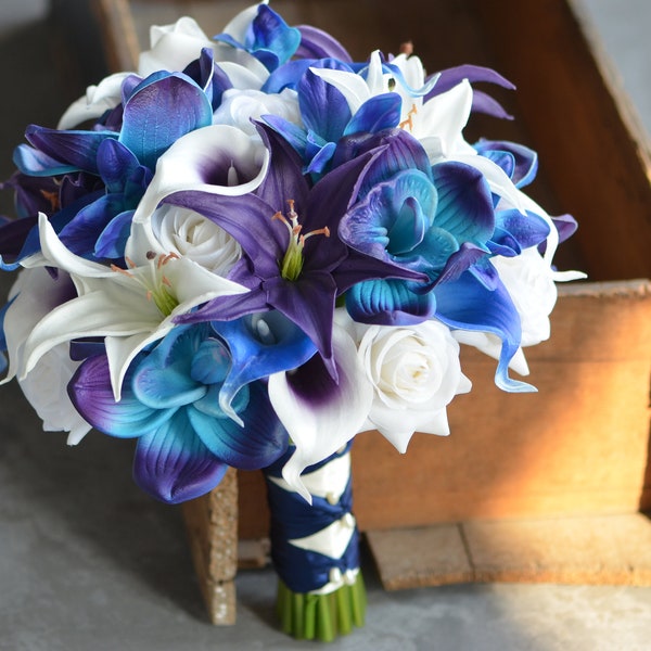 Faux bouquets de mariage violet bleu royal, bouquet de mariée orchidées violet bleu, boutonnières, lys tigre Real Touch, roses blanches, orchidée galaxie