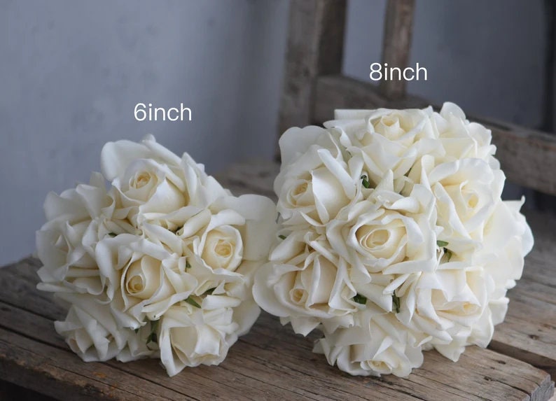 12 Real Touch Faux Roses Bouquet de mariée, Artificielle Morandi Blanc Ivoire Roses Bouquets De Mariage, Faux Fleurs Boutonnière Corsages one 6" bouquet