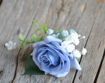 Boutonnière bleue poussiéreuse, Boutonnière de mariage de rose artificielle Real Touch, Boutonnière rustique, Corsage de bal