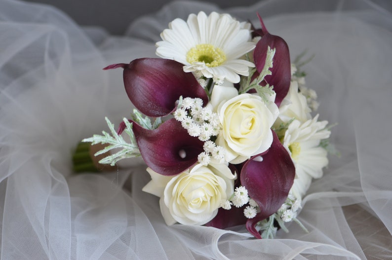 Bouquets de mariée blancs bordeaux clairs, bouquet de fausses fleurs, bouquet de mariage au vin violet, lys tigre blanc, fleurs Real Touch 1 bridesmaid-8"