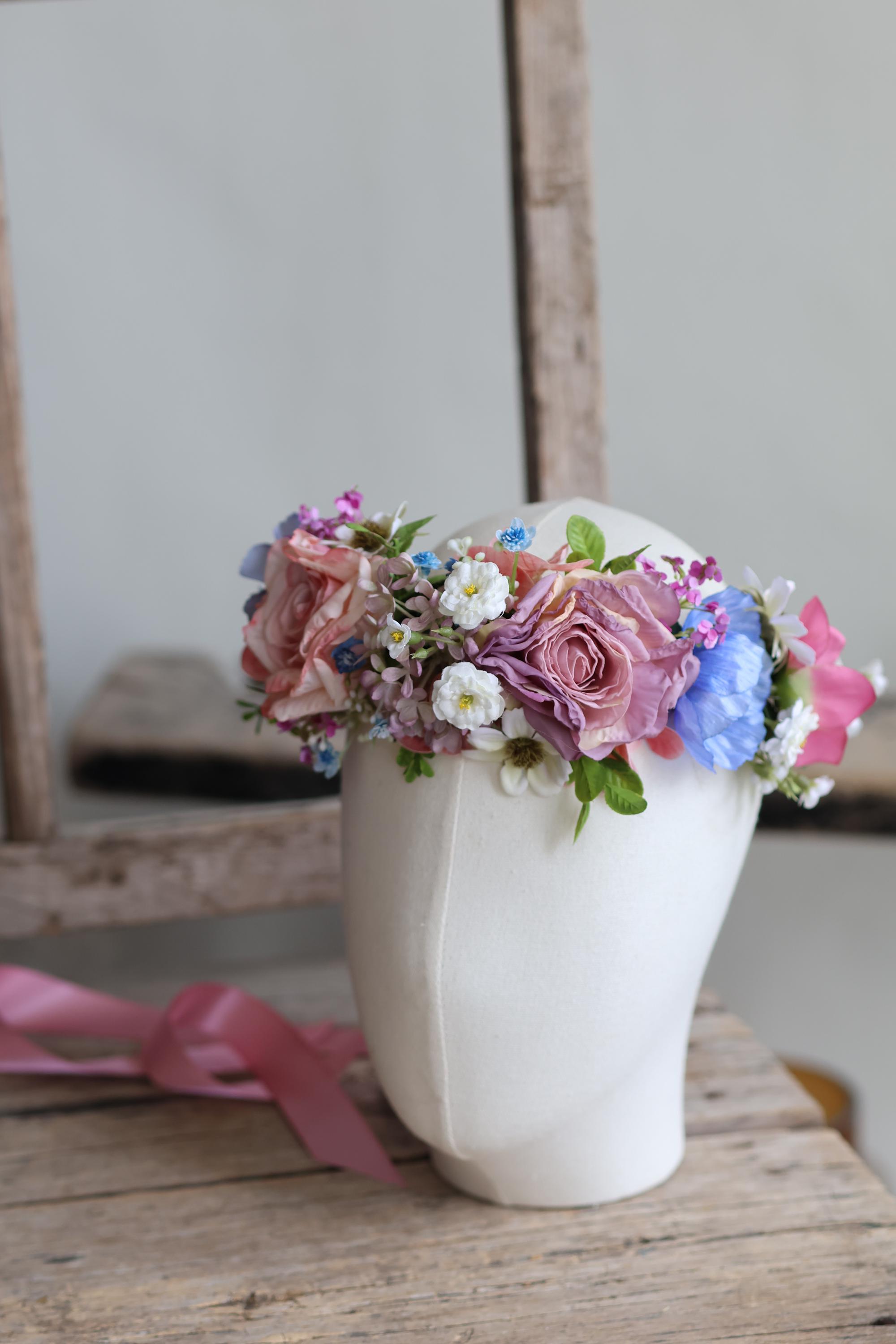 フェイクフラワーのカラフルなウェディングブーケ、春のボヘミアン