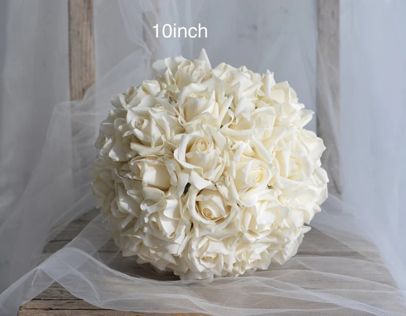 12 Real Touch Faux Roses Bouquet de mariée, Artificielle Morandi Blanc Ivoire Roses Bouquets De Mariage, Faux Fleurs Boutonnière Corsages one 10inch bouquet