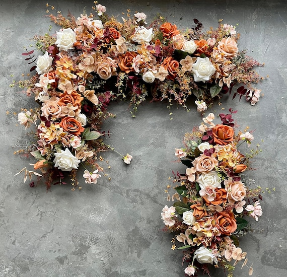 Fake Blumen Herbst Hochzeit Torbogen Rost Beige Terrakotta Ecke Swag, Gebrannte Orange Girlande, Echte Blumen, Thanksgiving-Mittelspitzen