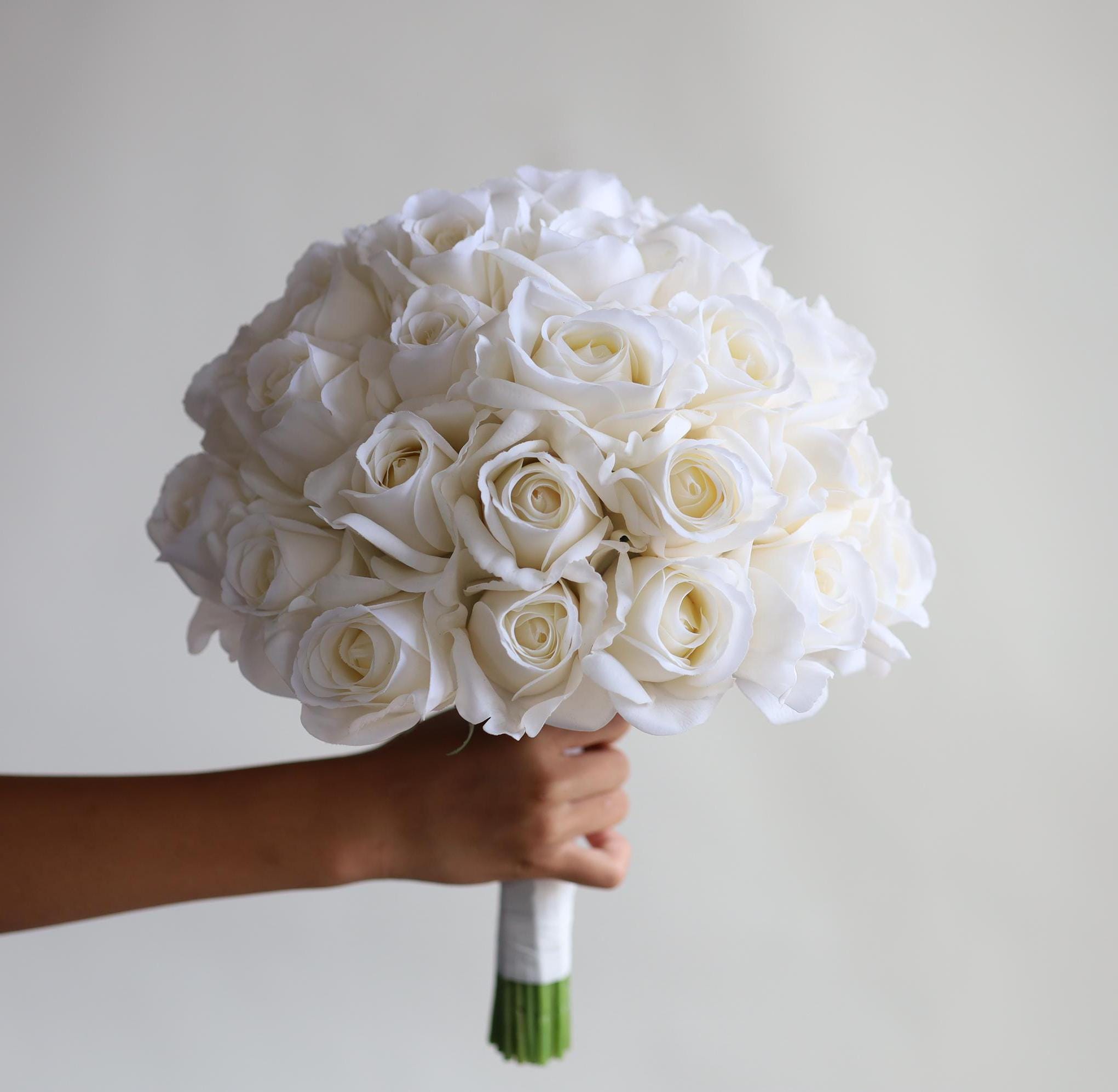 Bouquet da sposa e Bouquet da Lancio con Rose Vendella e G