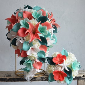 Bouquet da spiaggia in corallo color acquamarina finto, calle blu spa, rose plumerie, conchiglie e stelle marine, pacchetto matrimonio, bouquet da spiaggia