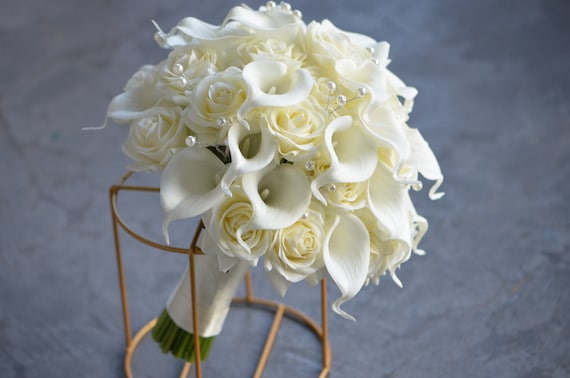 Faux Ivory Real Touch Rosen Brautstrauß, Calla-Lilien-Hochzeitssträuße, cremeweiße Hochzeitssträuße Kunstblumen, Boutonnieres Corsages