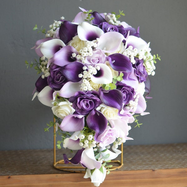 Bouquet de mariage violet, bouquet de mariée blanc prune rustique, lys Calla Real Touch, roses blanches ivoire, souffle de bébé, boutonnières