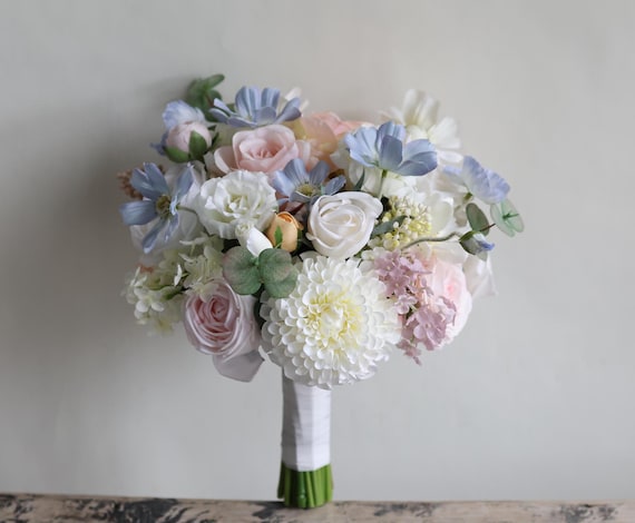 Pastell Wildblumen Brautstrauß, Frühlingshochzeitsblumen, echte Note