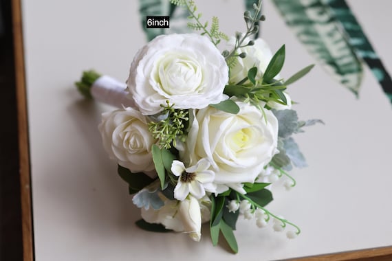 Bouquet da Sposa Per Matrimonio, Fiori Finti Rose Bianche Rosa Fiori Artificiali Composizione di Bouquet da Sposa Bouquet di Seta Per Feste in Ufficio a Casa Decorazioni Nuziali E Nuziali(Bianco