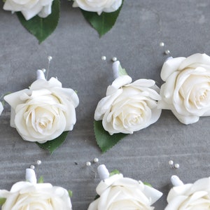 12 Real Touch Faux Roses Bouquet de mariée, Artificielle Morandi Blanc Ivoire Roses Bouquets De Mariage, Faux Fleurs Boutonnière Corsages 1 boutonniere