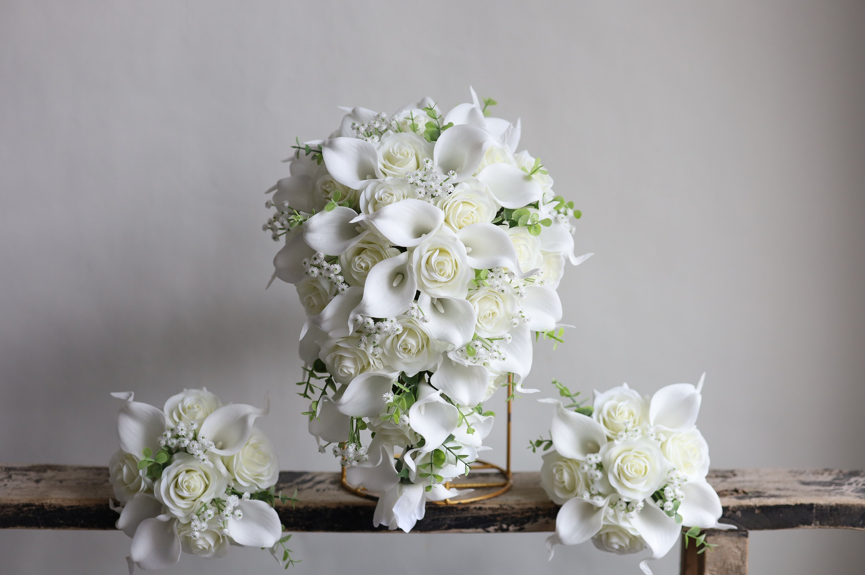 LILLIAN ROSE Bridal Wedding Bouquet Holder with Gold
