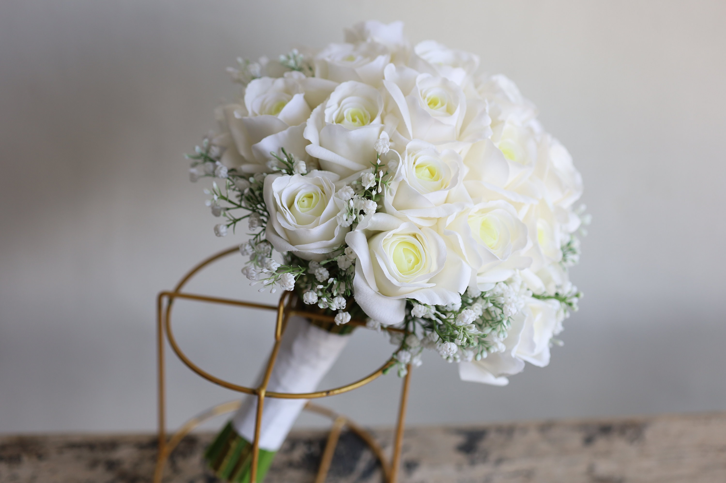 Faux Cream / Ivory Real Touch Roses Brautstrauß, Rosen & Schleierkraut Hochzeitssträuße, Frühling Sommer weiße künstliche Blumensträuße