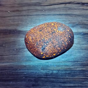 4.8oz, Fluorescent Sodalite, EMBERLITE, Yooperstone, Yooperlite, Lake Superior, UV Light Reactive, Hand Picked, Free Shipping In USA