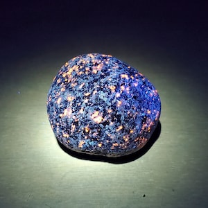 7.95oz, Fluorescent Sodalite, EMBERLITE, Yooperstone, Yooperlite, Lake Superior, UV Light Reactive, Hand Picked, Free Shipping In USA