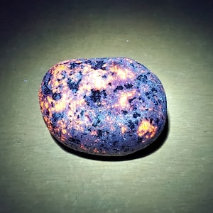 4.3oz, Fluorescent Sodalite, EMBERLITE, Yooperstone, Yooperlite, Lake Superior, UV Light Reactive, Hand Picked, Free Shipping In USA