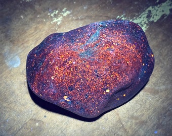 16.9oz, Fluorescent Sodalite, EMBERLITE, Yooperstone, Yooperlite, Lake Superior, UV Light Reactive, Free Shipping In USA