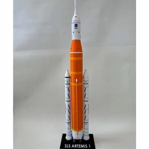 Maqueta del cohete SLS Artemis 1 de la NASA - Escala 1:144 (680 mm) - Ensamblada