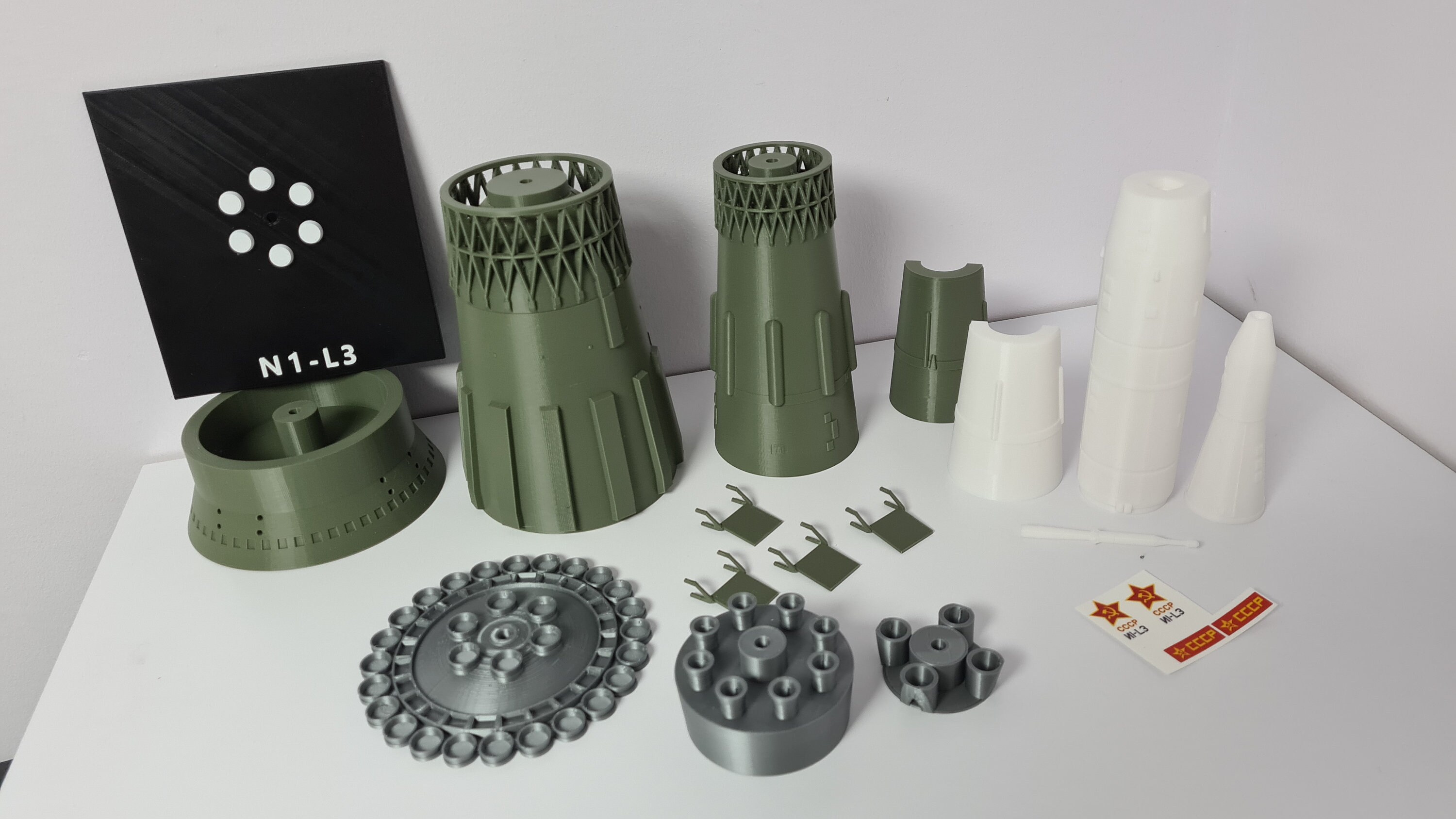 新登場！ソビエト N1 月ロケット モデル - 1:144 スケール 730