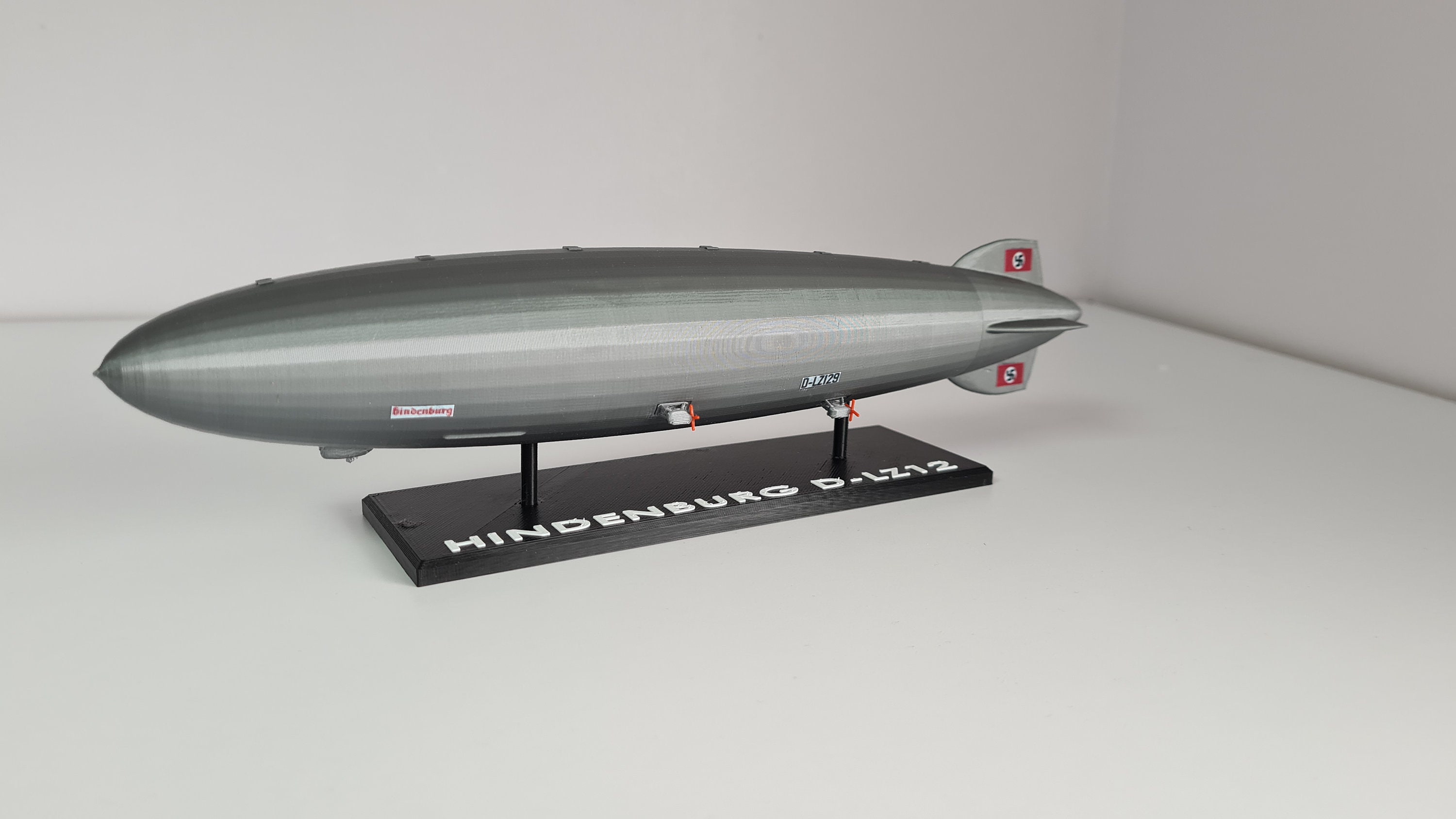 LZ-129 Hindenburg 10inch Scale 1:1000 Assembled Model