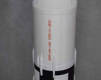 Modelo Coleccionable Con Piezas Rocket Marca Revell (Alemania) Del Cohete Saturno V Del Programa Apolo
