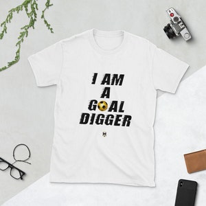 Unisex Adult Cotton T-Shirt - Funny Goal Digger print - Comfy Casual & Sporty top - White/ Grey
