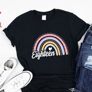 Achttien 18 jaar 18e verjaardag meisje schattig regenboog thema verjaardagsfeestje decoratie benodigdheden verjaardag tshirt hoodie cadeau tienermeisjes kinderen peuters