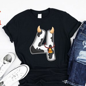 Vier 4 jaar vierde 4e verjaardag koe meisje jongen boerderij thema verjaardagsfeestje decoratie benodigdheden t-shirt hoodie cadeau meisjes kinderen peuters jongens