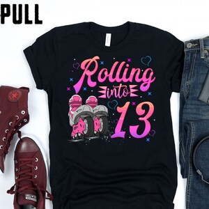 Benutzerdefinierte Rollschuh-Geburtstags-Shirt Rolling Into 13 Jahre Lets Roll ich bin Drehen 13 Roller Skate t-Skating Geburtstag Mädchen Shirt Roller Girl