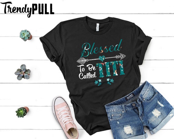 Blessed Grandma T-Shirt With Floral, Heart Mother's Day Gift Blessed Grandma T-Shirt With Floral, Heart Mother's Day Gift
